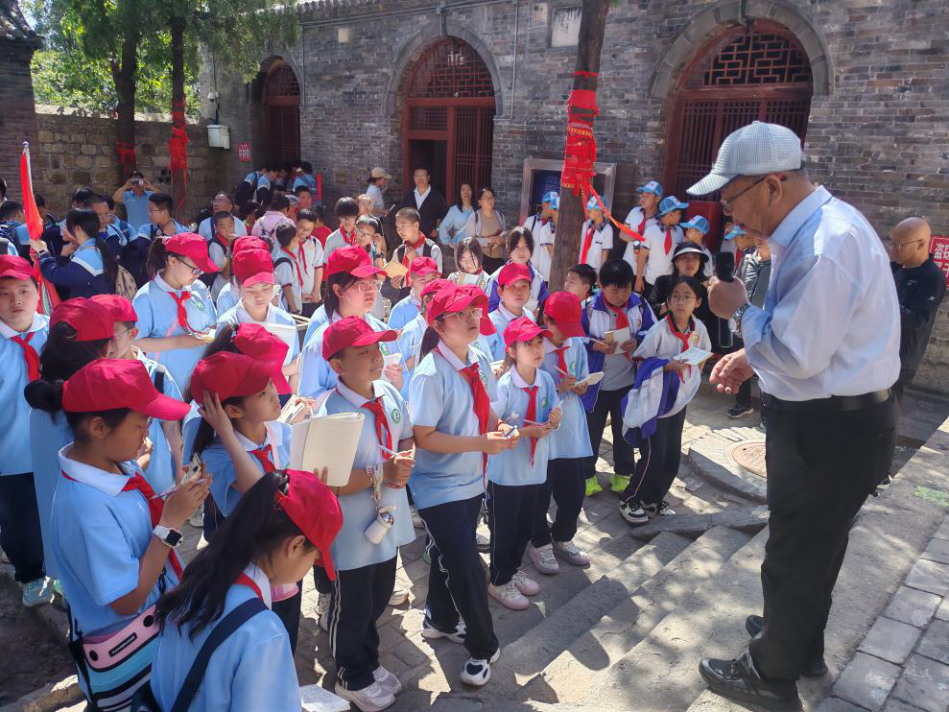 S8bd39608f3b24e22bb4f6a1aa035a322-950