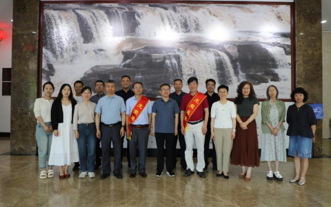 b895934f2375485ea971111ac85d957e