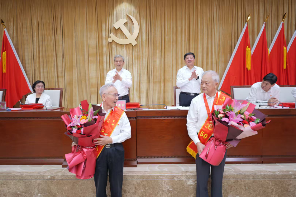 Sae054acf0e2d46db95c3c264cc47e76a-950