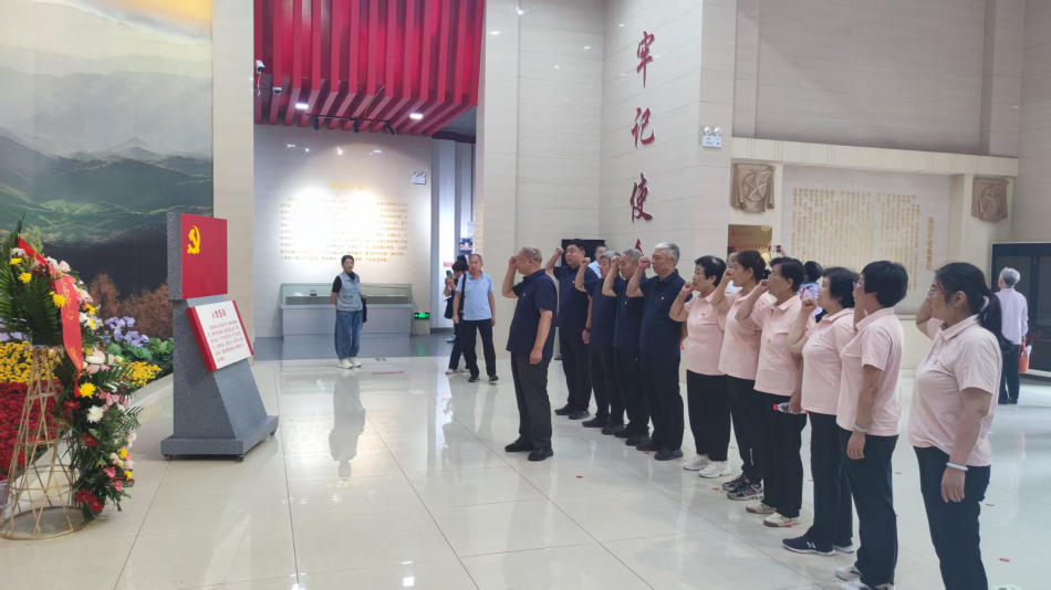 S490b218bea5e4e09a8b376b4c3fef52b-950