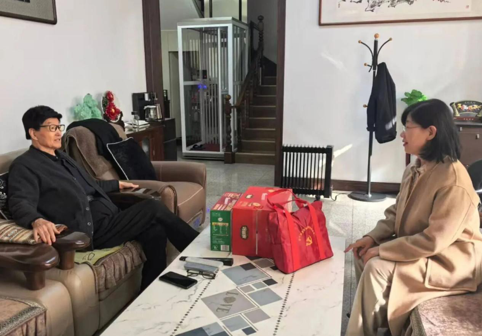 Sb572e85436624935b93c93b35983f8f7-950